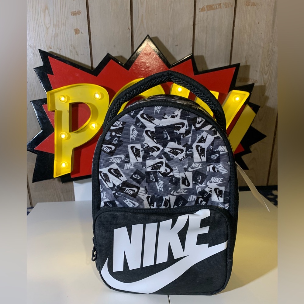 Nike Classic Logo Fuel Pack Insulated Lunch Bag ID Window Front Zip Pocket Black